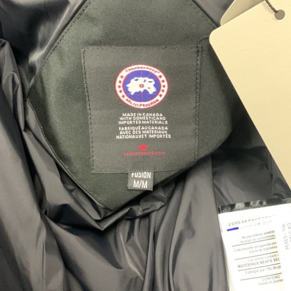 Men’s Canada Goose Winter Jacket - Picture 2 of 5